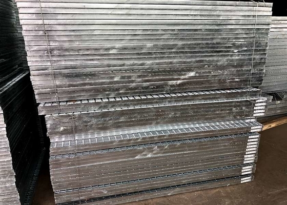 Industrial Steel Walkway Grating 824mm Pra Painted Steel Coil Frame Kisi