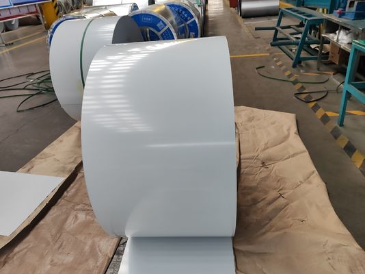 Beli Pre Painted Steel Coil PPGI Coil with 700-1250mm Width 3-8MT Weight and 30-275g/m2 Zinc Coating online manufacture