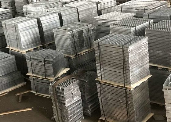 Beli 824mm Galvanized Steel Walkway Grating Steel Grating Panels Step Steel Frame Lattice online manufacture